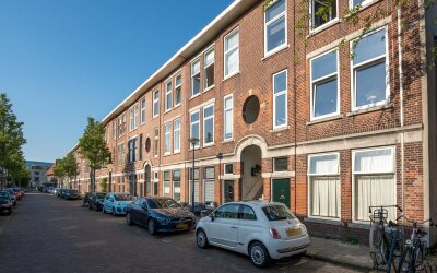 De Genestet. 64