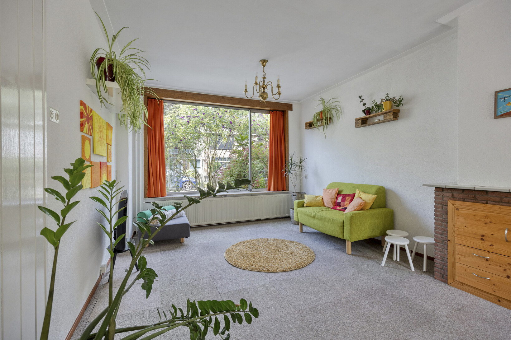 Tussenwoning te koop: Rossinistraat 8, Leiden