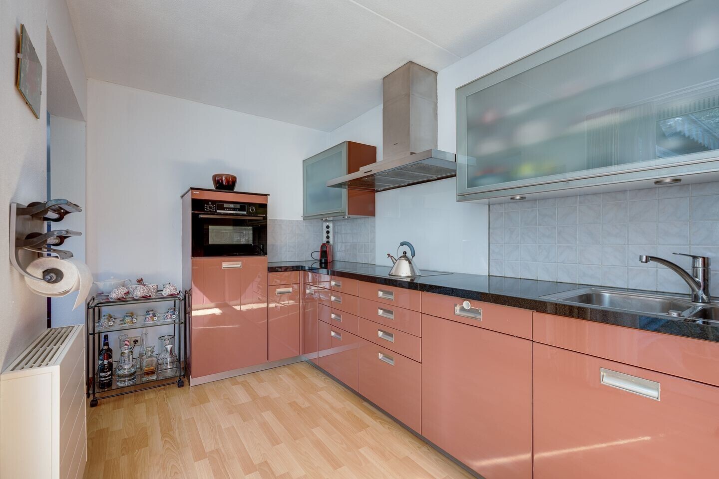 Tussenwoning te koop: Louis Armstronglaan 24, Leiden