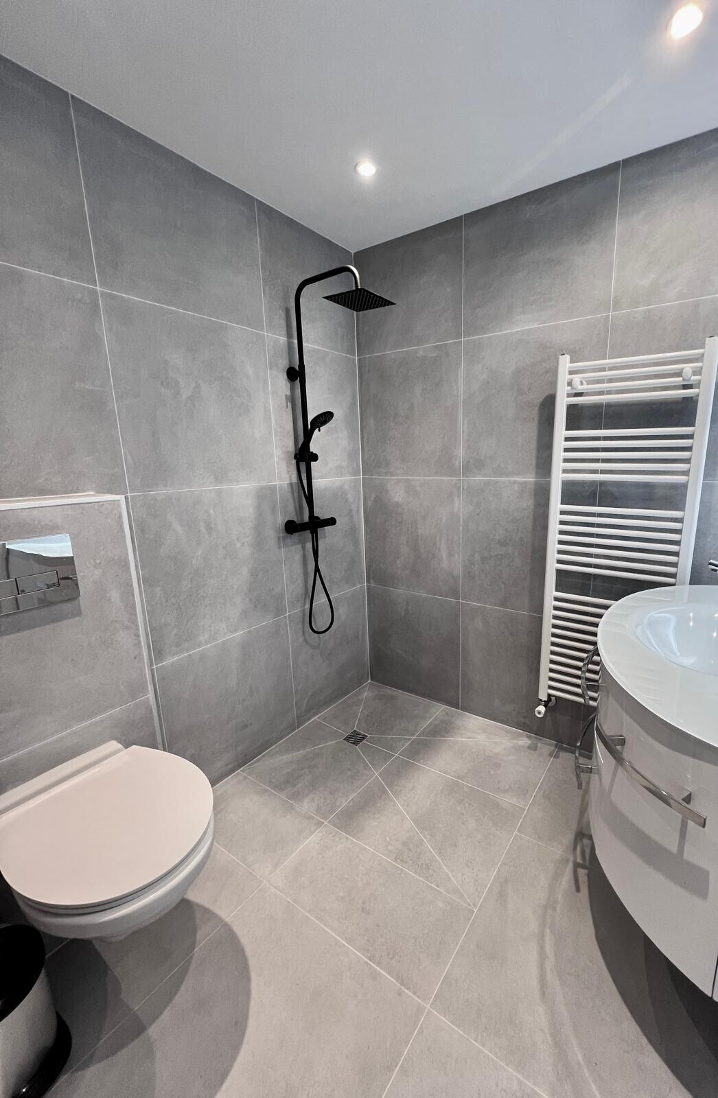 Tussenwoning te koop: Wilhelmina Bladergroenweg 24, Leiden