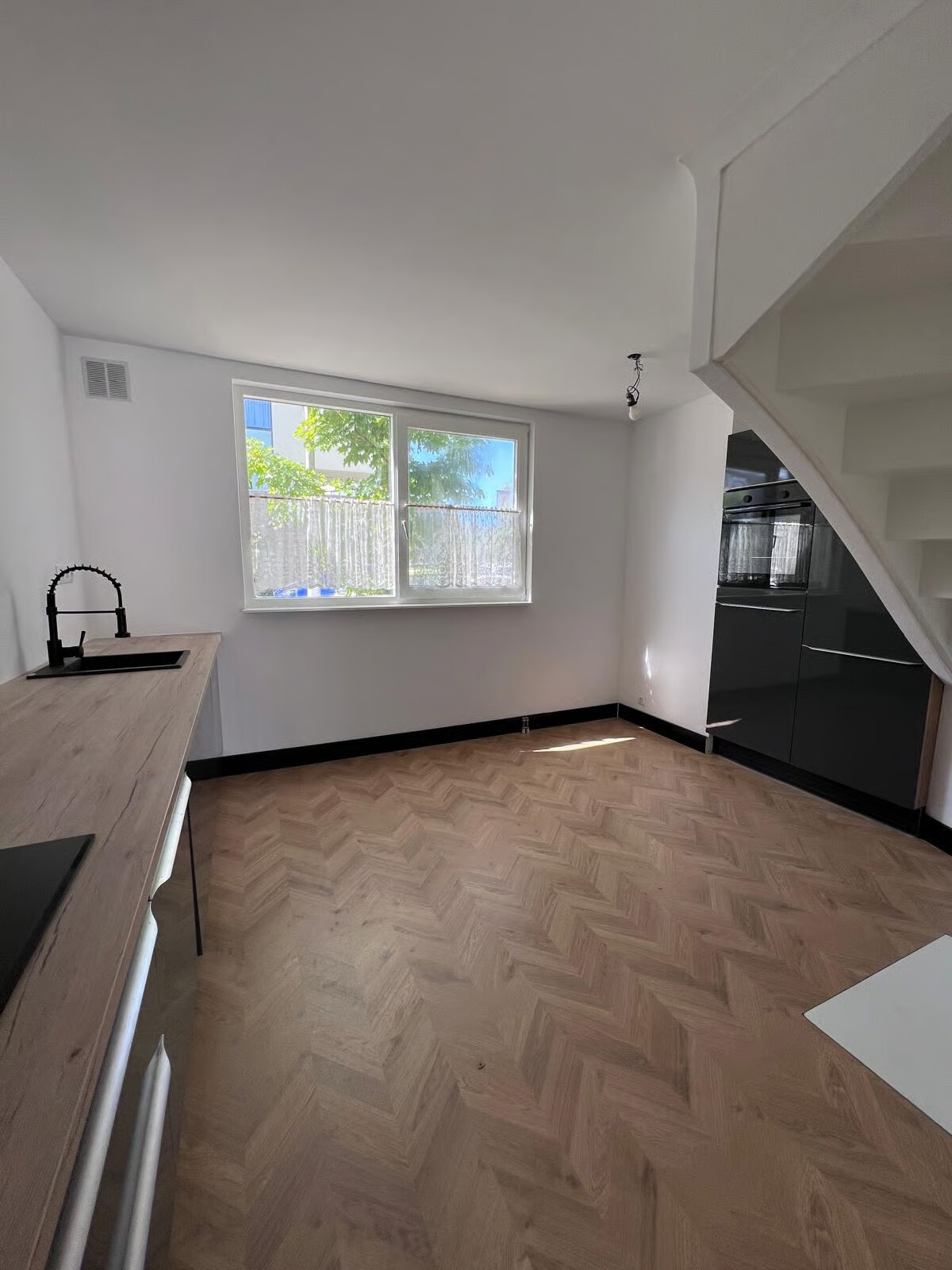 Tussenwoning te koop: Wilhelmina Bladergroenweg 24, Leiden