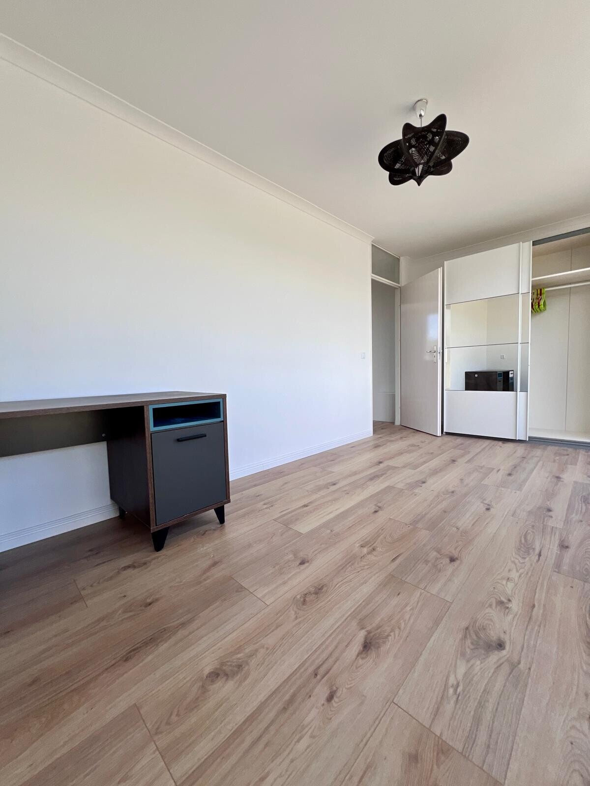 Tussenwoning te koop: Wilhelmina Bladergroenweg 24, Leiden