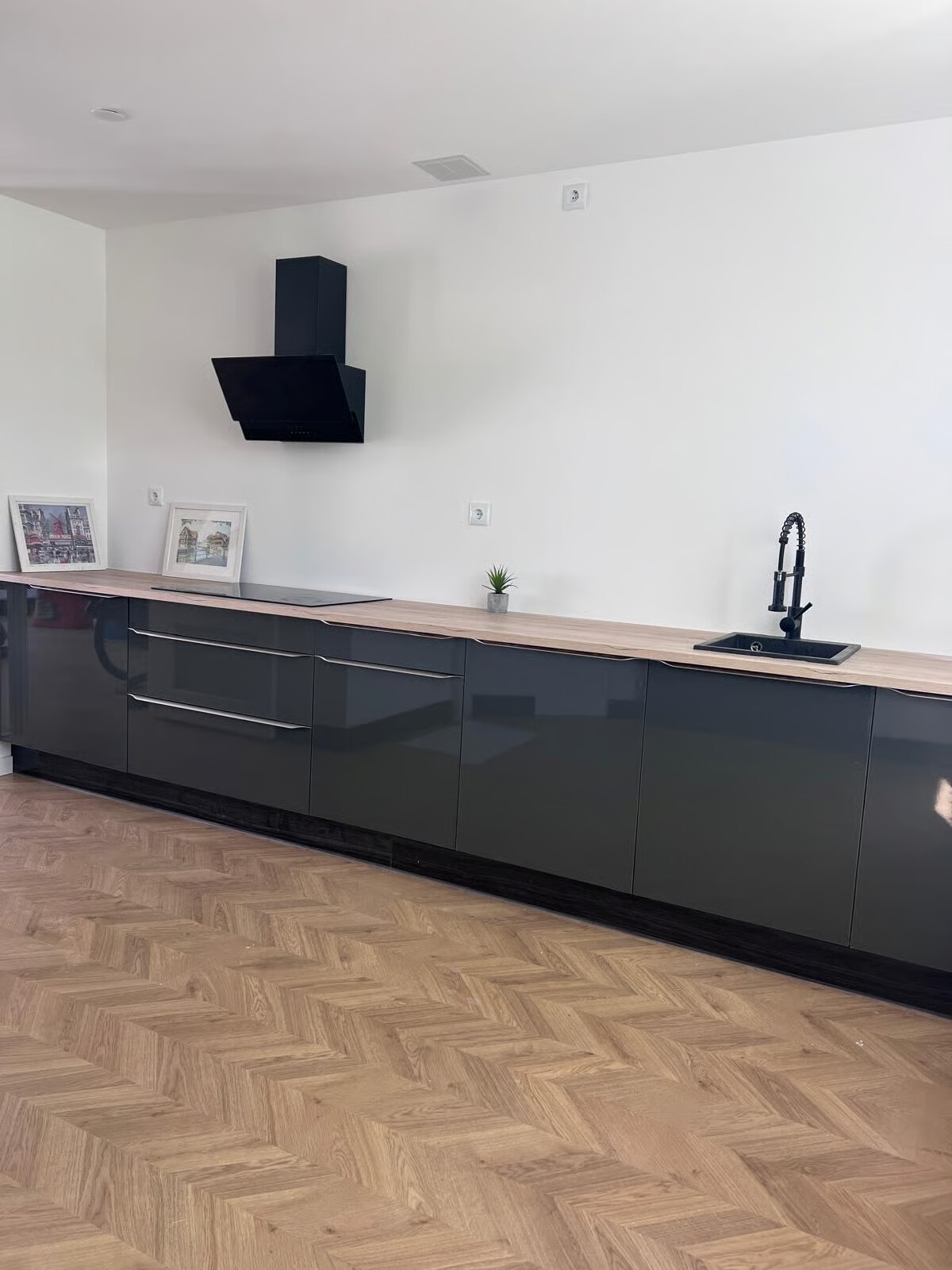 Tussenwoning te koop: Wilhelmina Bladergroenweg 24, Leiden
