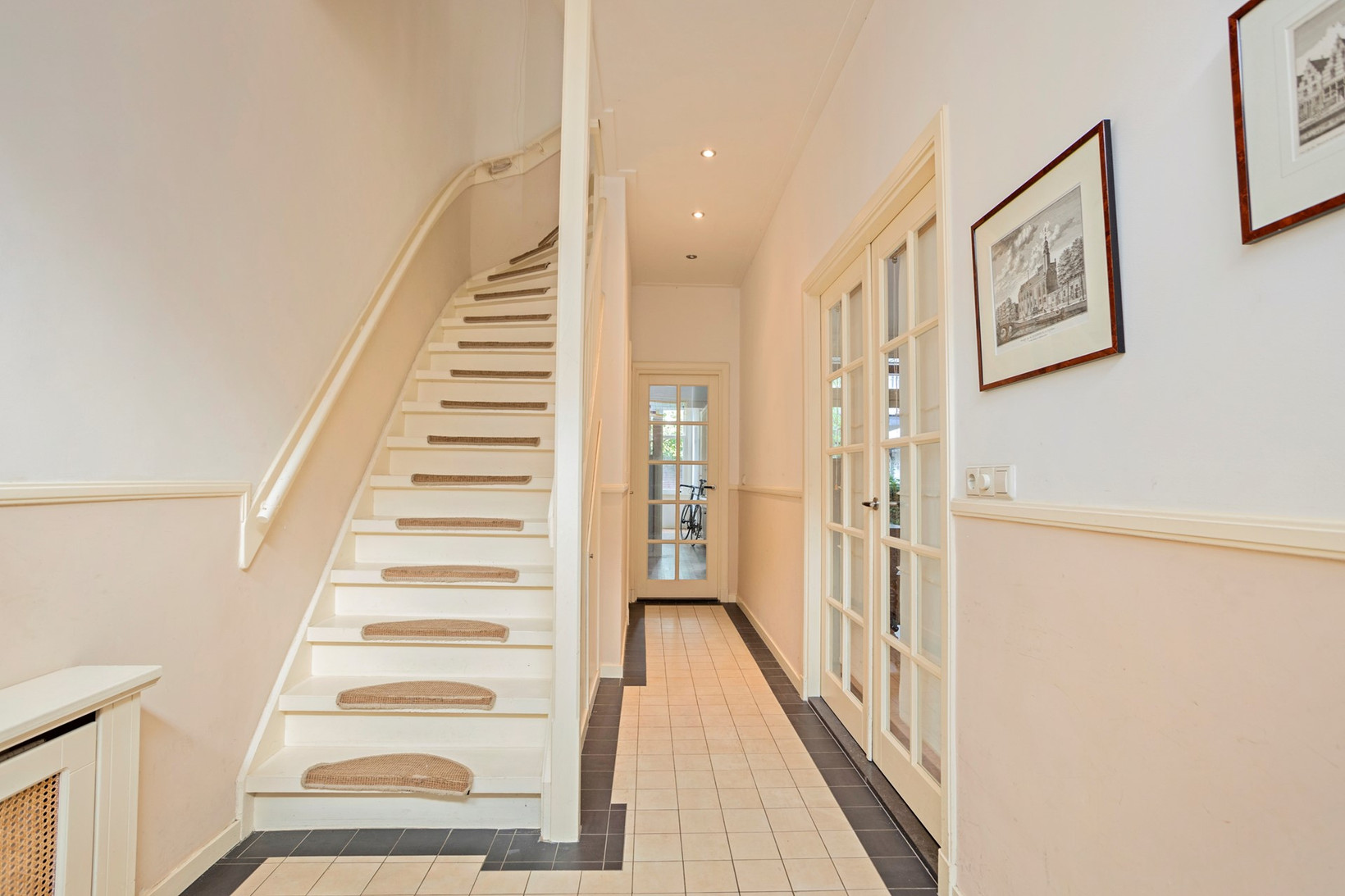 Tussenwoning te koop: Tesselschadestraat 16, Leiden