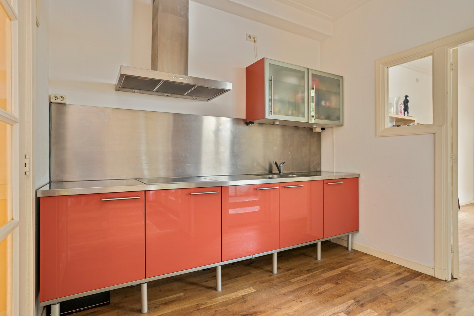 Tussenwoning te koop: Tesselschadestraat 16, Leiden