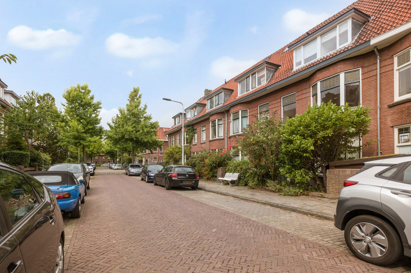 Tussenwoning te koop: Tesselschadestraat 16, Leiden