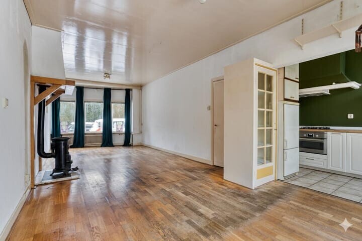 Hoekwoning te koop: Van Ledenberchstraat 8, Leiden