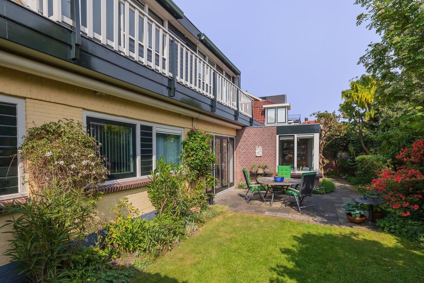 Twee-onder-één-kap te koop: Nassaulaan 6, Oegstgeest