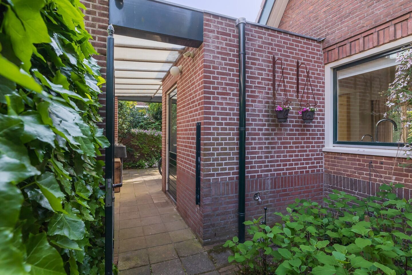 Twee-onder-één-kap te koop: Nassaulaan 6, Oegstgeest