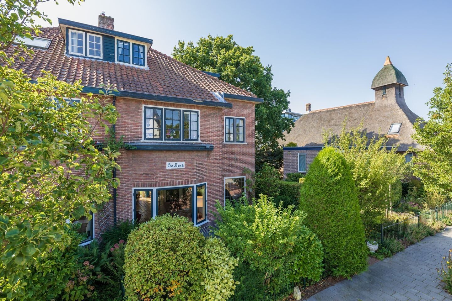 Twee-onder-één-kap te koop: Willem de Zwijgerlaan 5, Oegstgeest