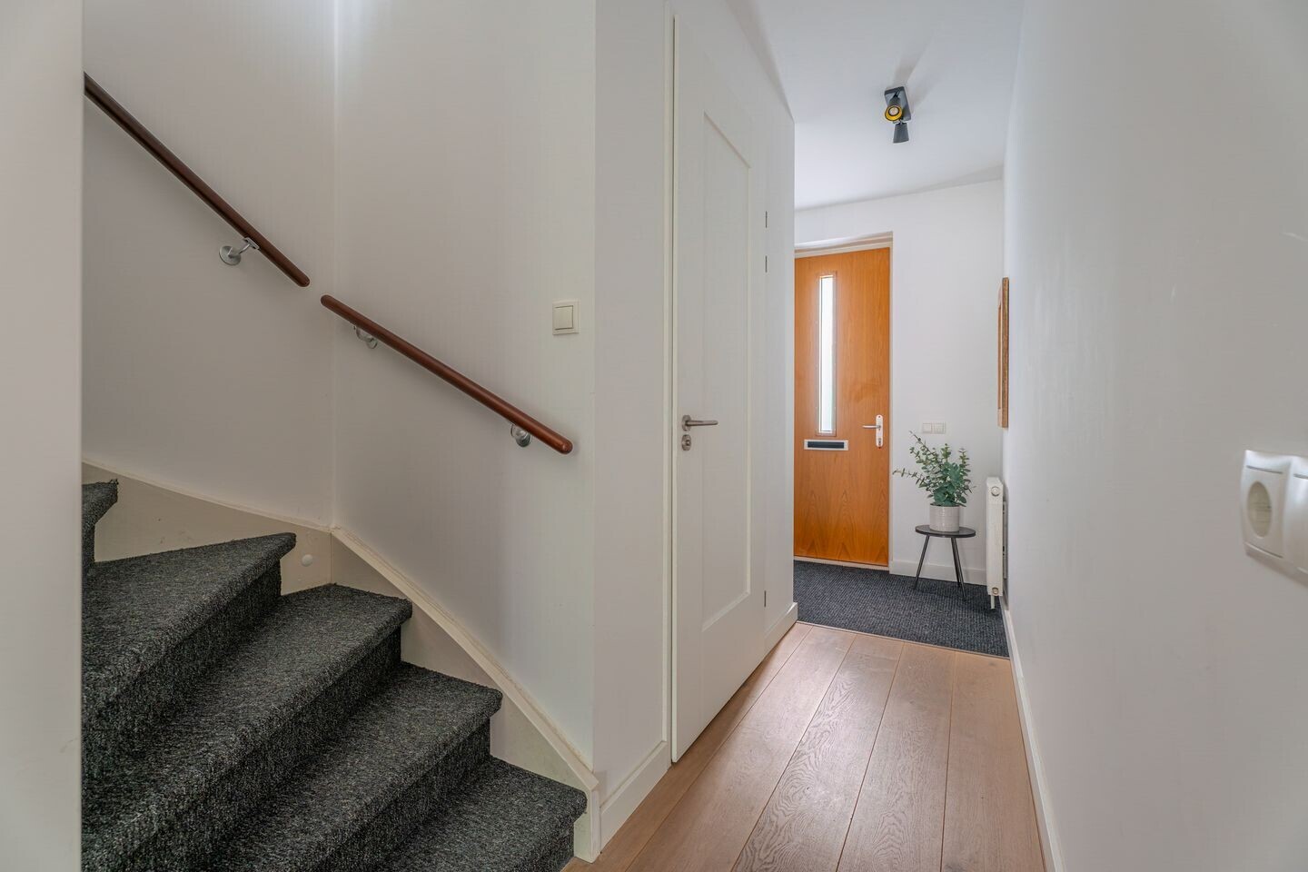 Tussenwoning te koop: Geversstraat 10, Oegstgeest