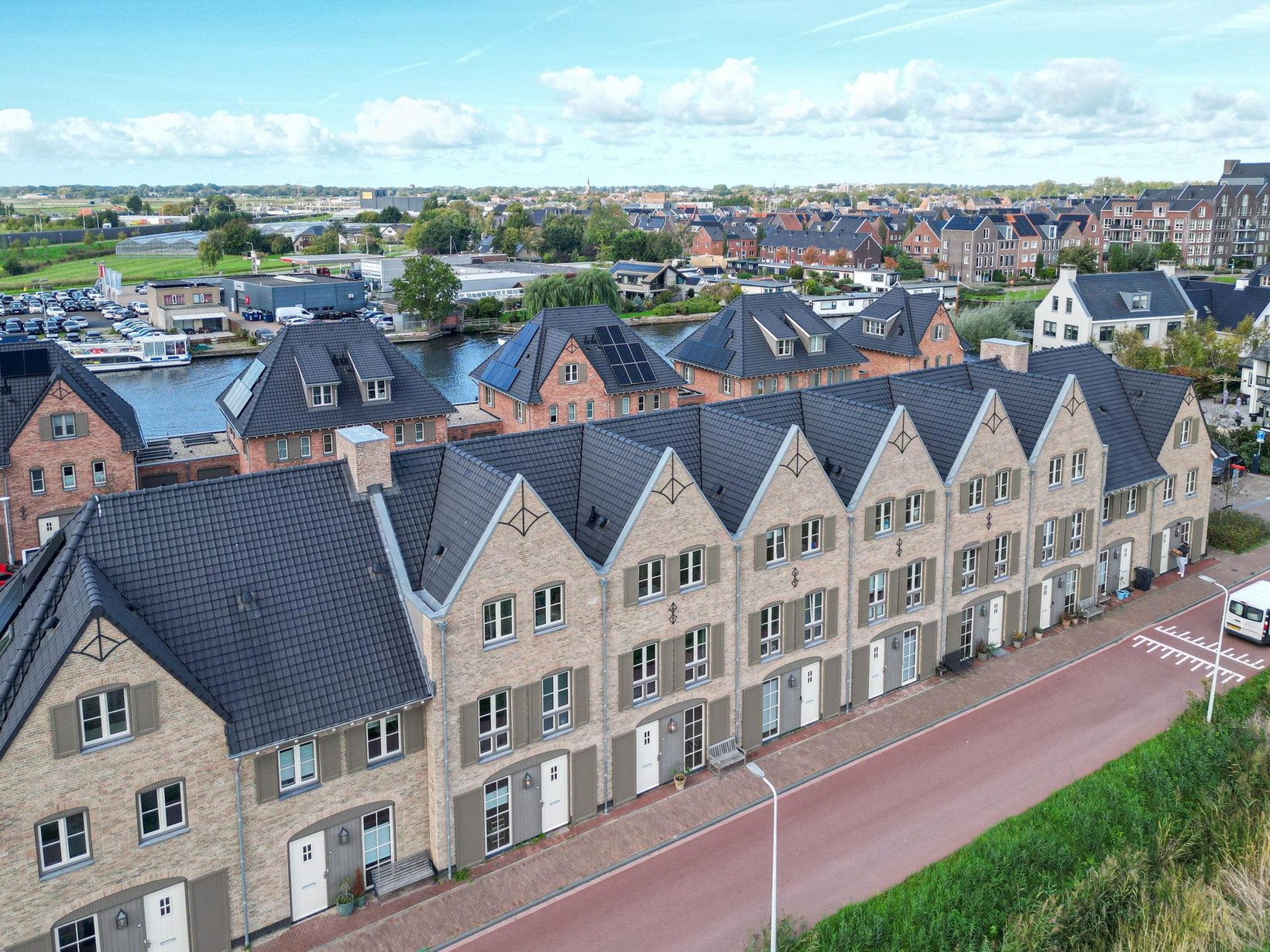 Tussenwoning te koop: Rhijnhofweg 24, Oegstgeest