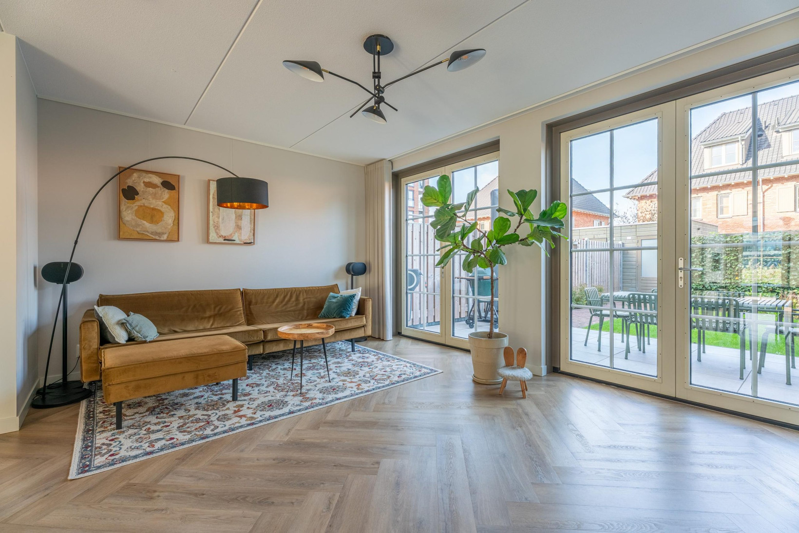 Tussenwoning te koop: Rhijnhofweg 24, Oegstgeest