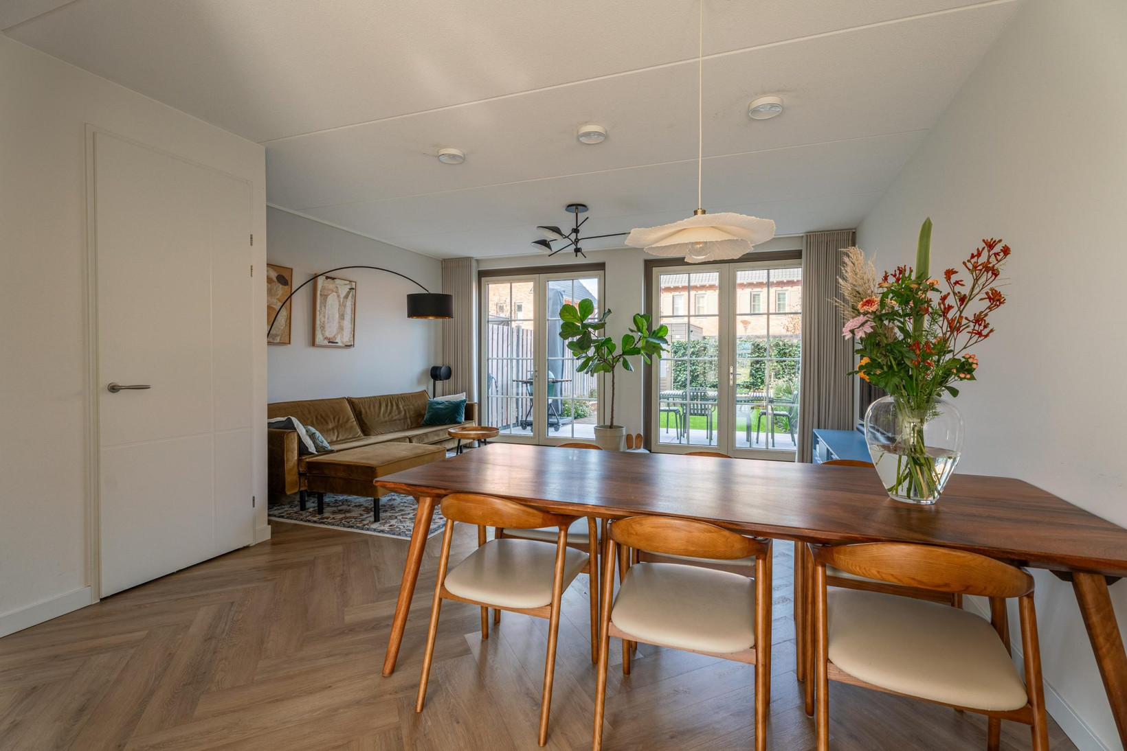 Tussenwoning te koop: Rhijnhofweg 24, Oegstgeest