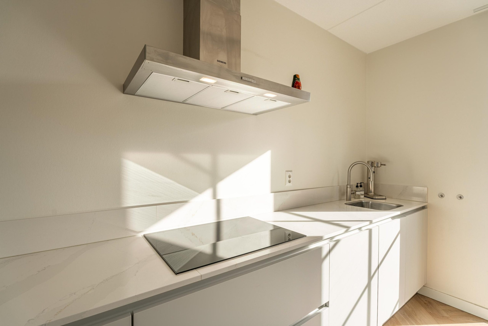 Tussenwoning te koop: Rhijnhofweg 24, Oegstgeest