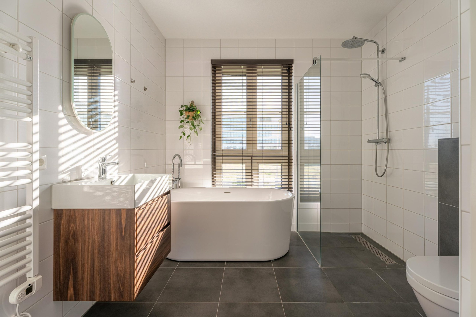 Tussenwoning te koop: Rhijnhofweg 24, Oegstgeest