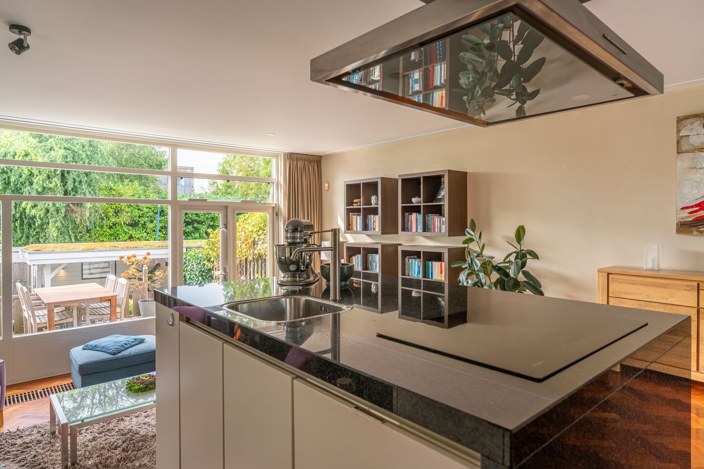 Hoekwoning te koop: H.P. Berlagelaan 13, Oegstgeest