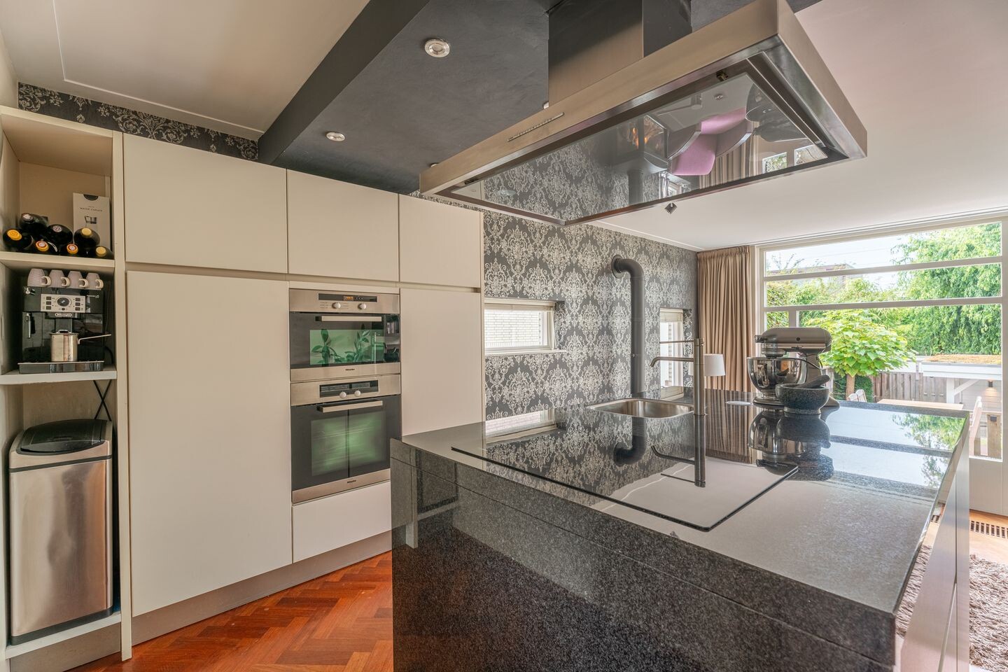Hoekwoning te koop: H.P. Berlagelaan 13, Oegstgeest