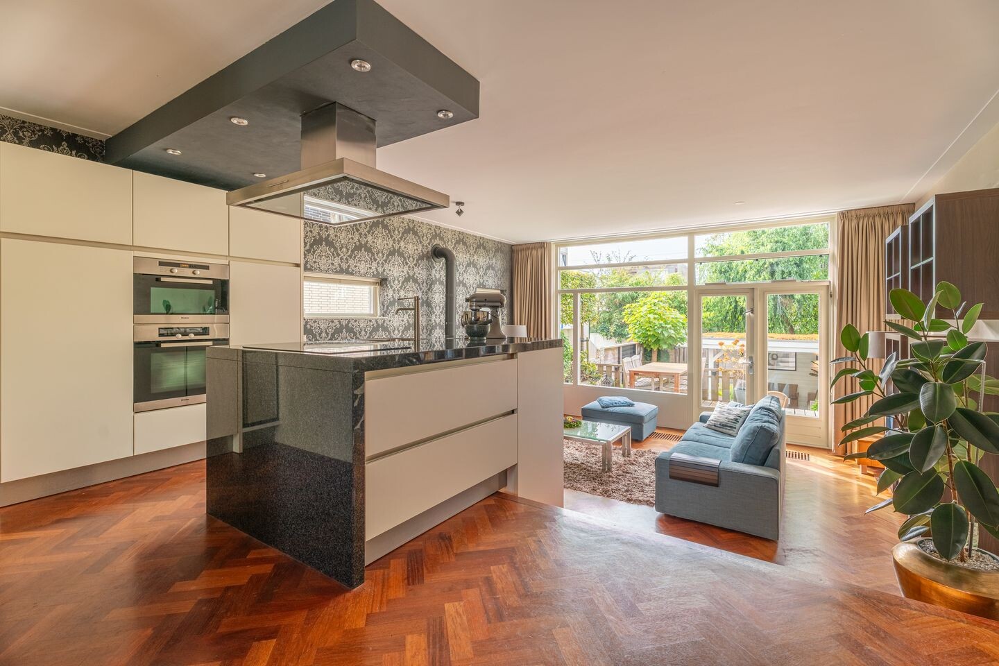 Hoekwoning te koop: H.P. Berlagelaan 13, Oegstgeest