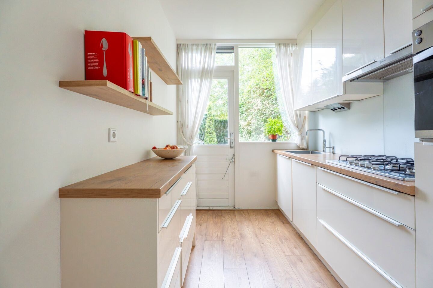 Hoekwoning te koop: President Kennedylaan 102, Oegstgeest