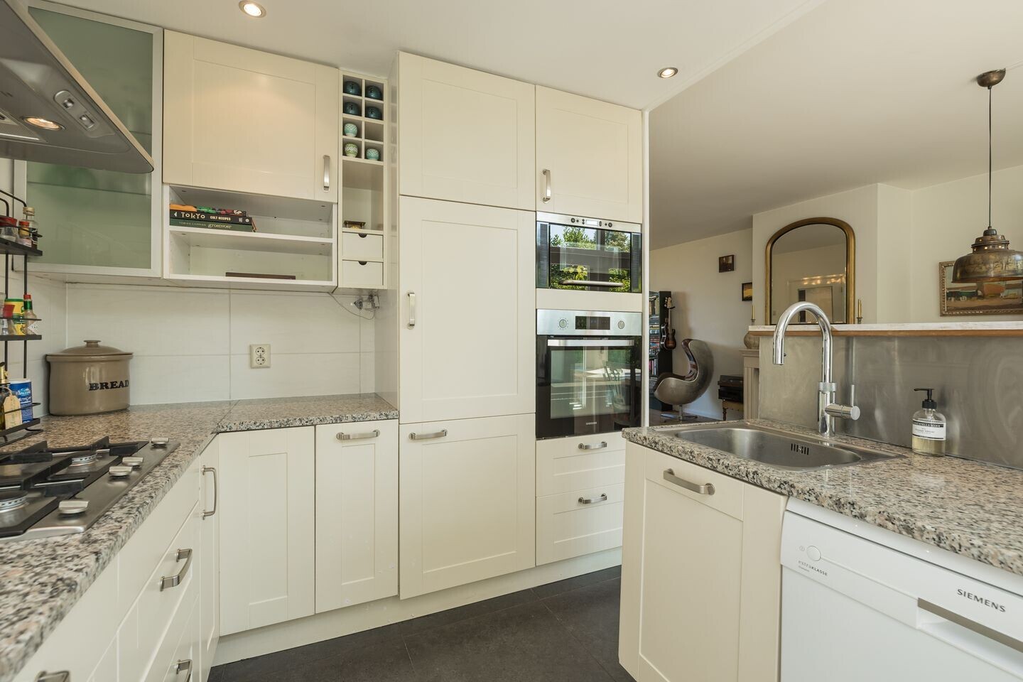 Tussenwoning te koop: President Kennedylaan 106, Oegstgeest
