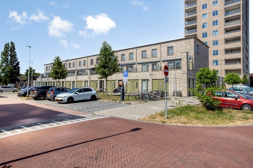 Tussenwoning te koop: Saranafort 41, Leiderdorp
