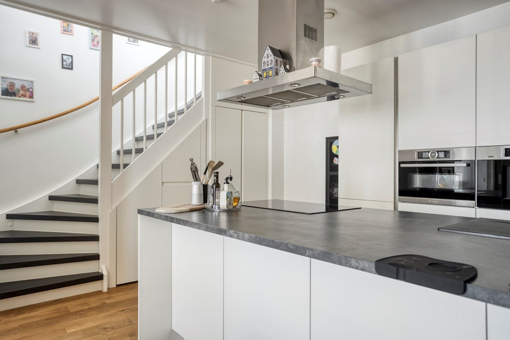 Tussenwoning te koop: Saranafort 41, Leiderdorp