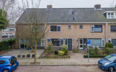 van den Woudestraat 26