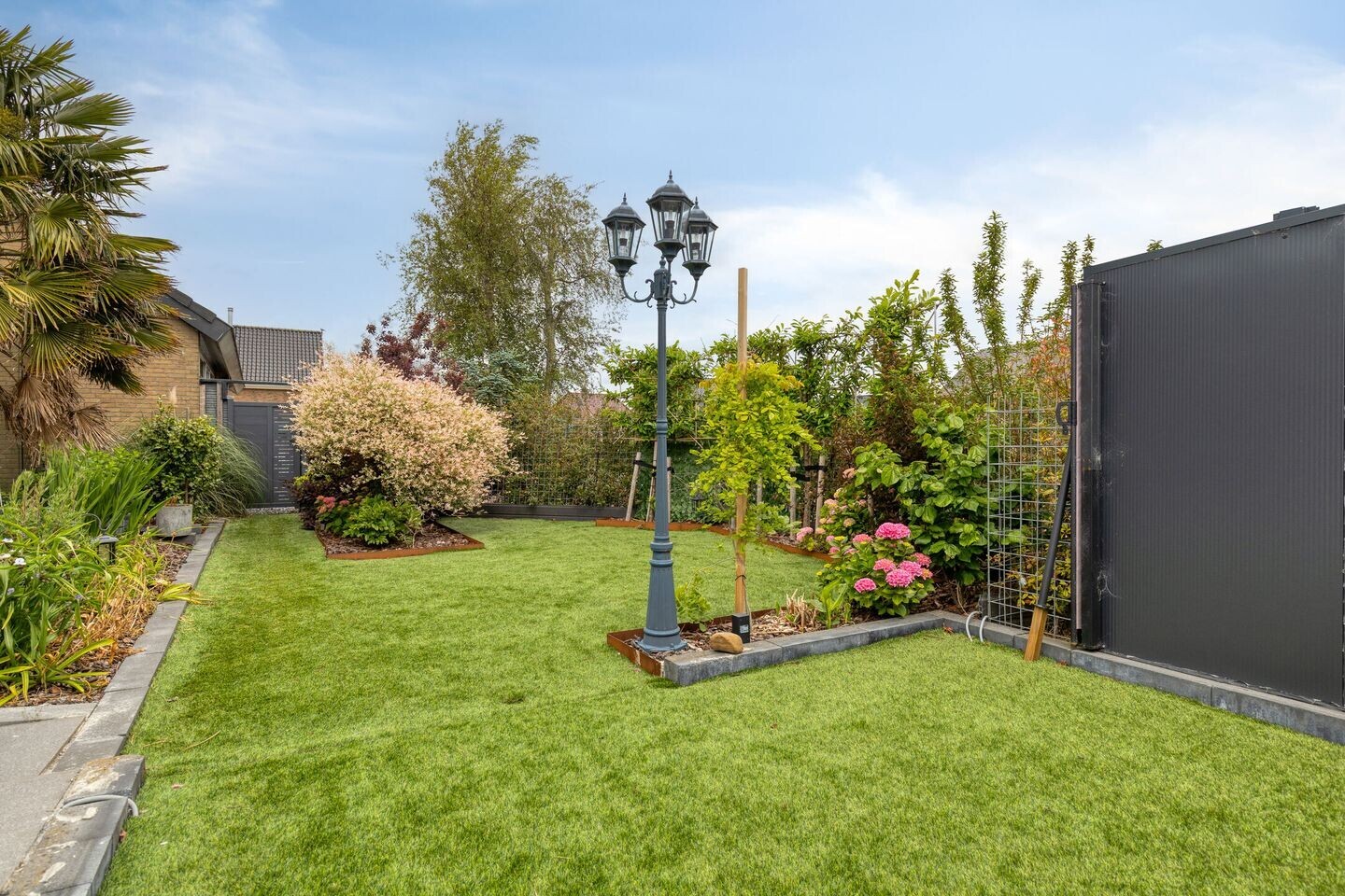 Hoekwoning te koop: Geestweg 62, Roelofarendsveen