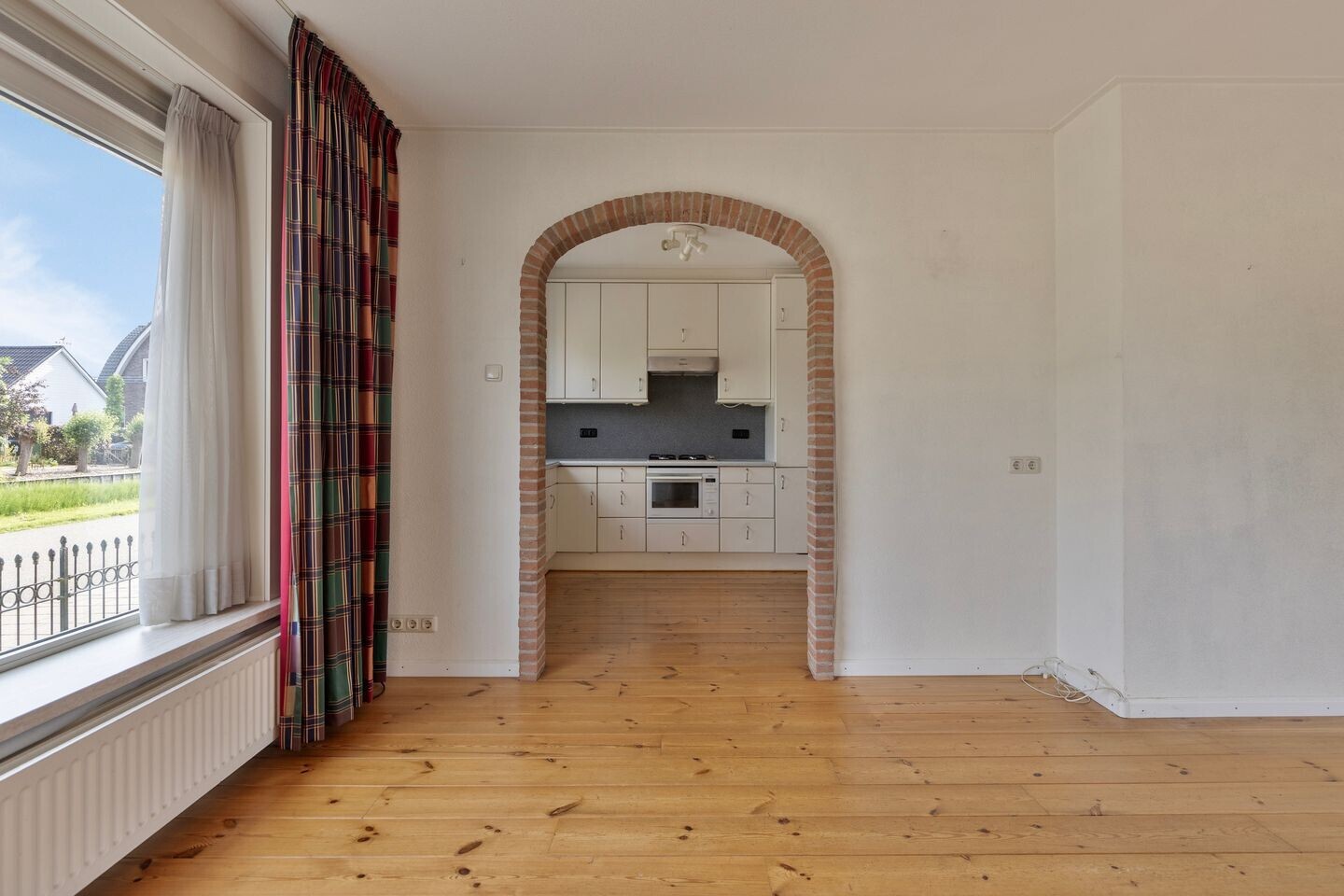 Vrijstaande woning te koop: Westeinde 55, Roelofarendsveen