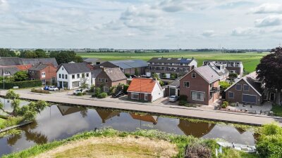 Pastoor van der Plaatstraat 101