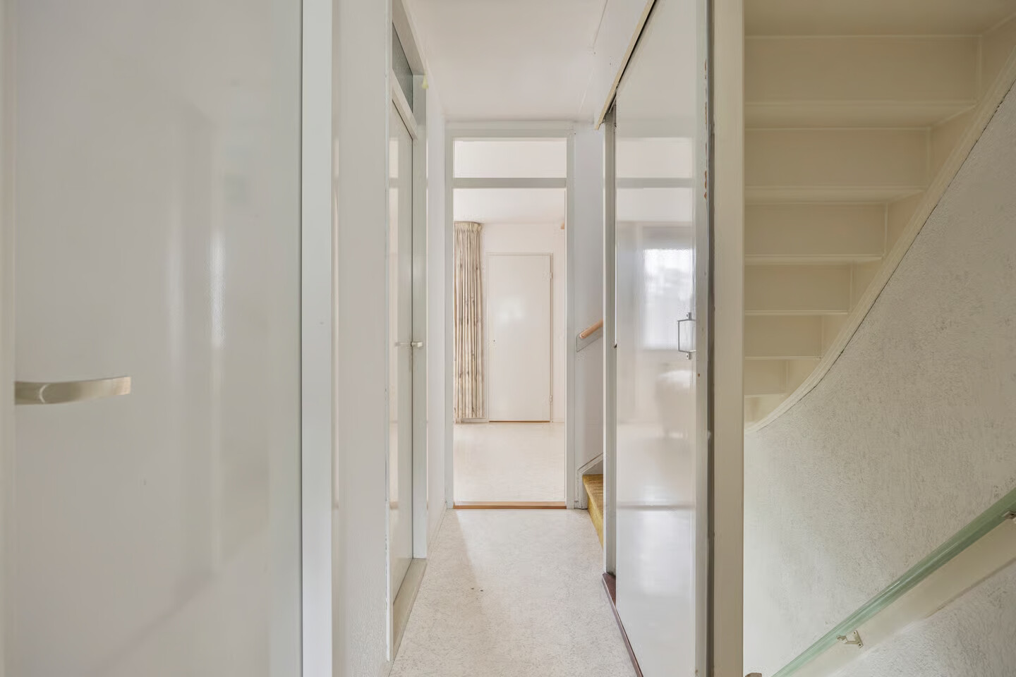 Tussenwoning te koop: H.P. van der Poellaan 6, Rijpwetering