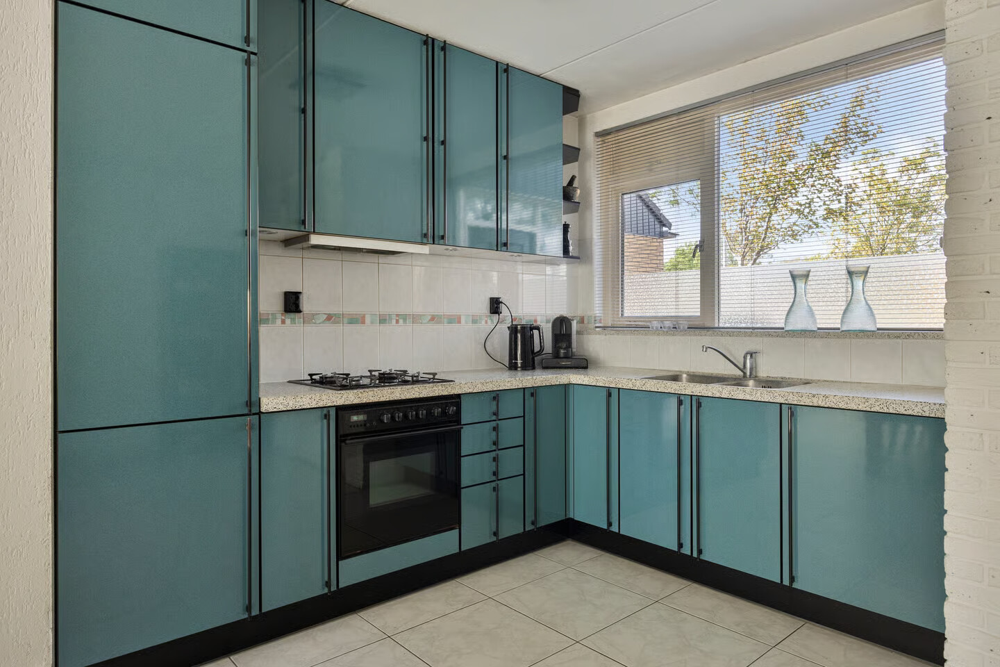 Tussenwoning te koop: H.P. van der Poellaan 6, Rijpwetering