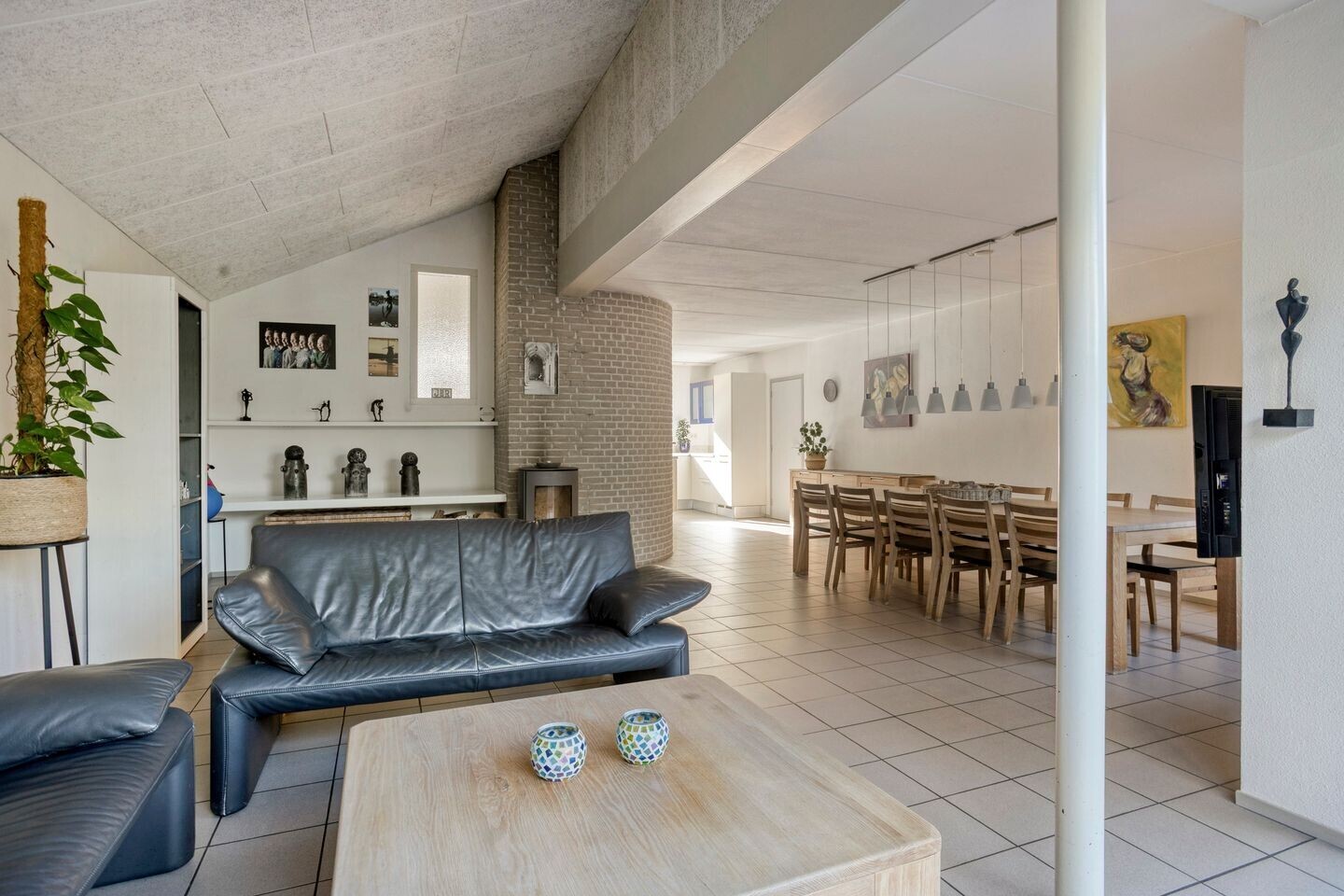 Tussenwoning te koop: Rembrandtsplein 5, Oude Wetering