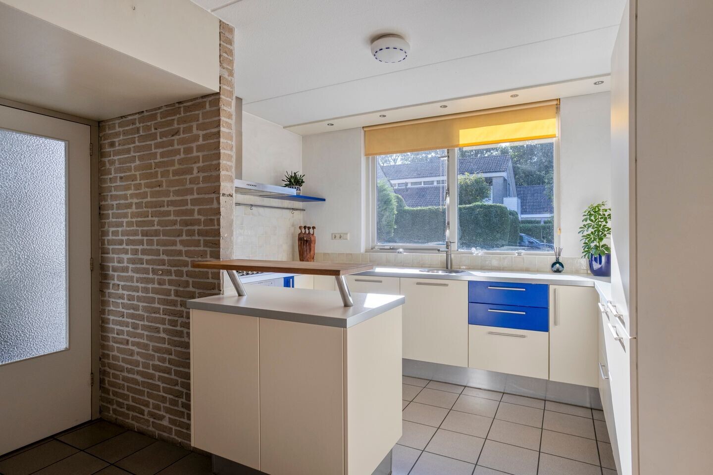 Tussenwoning te koop: Rembrandtsplein 5, Oude Wetering
