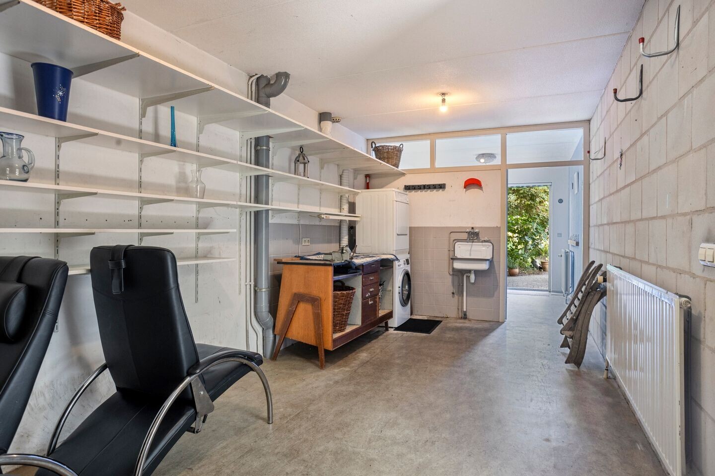 Tussenwoning te koop: Rembrandtsplein 5, Oude Wetering