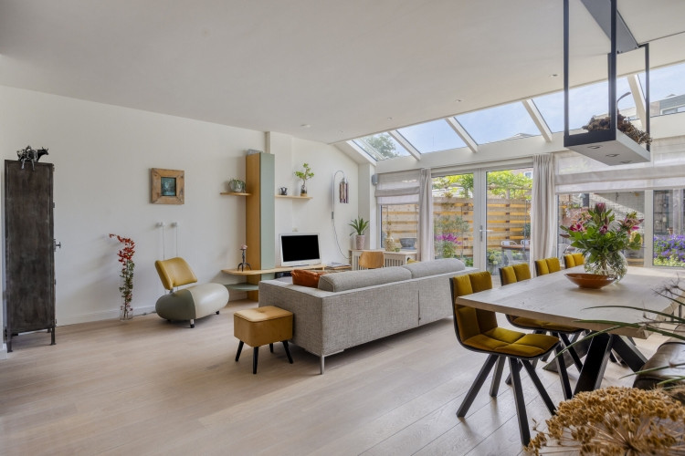 Tussenwoning te koop: Johan Frisostraat 4, Zoeterwoude