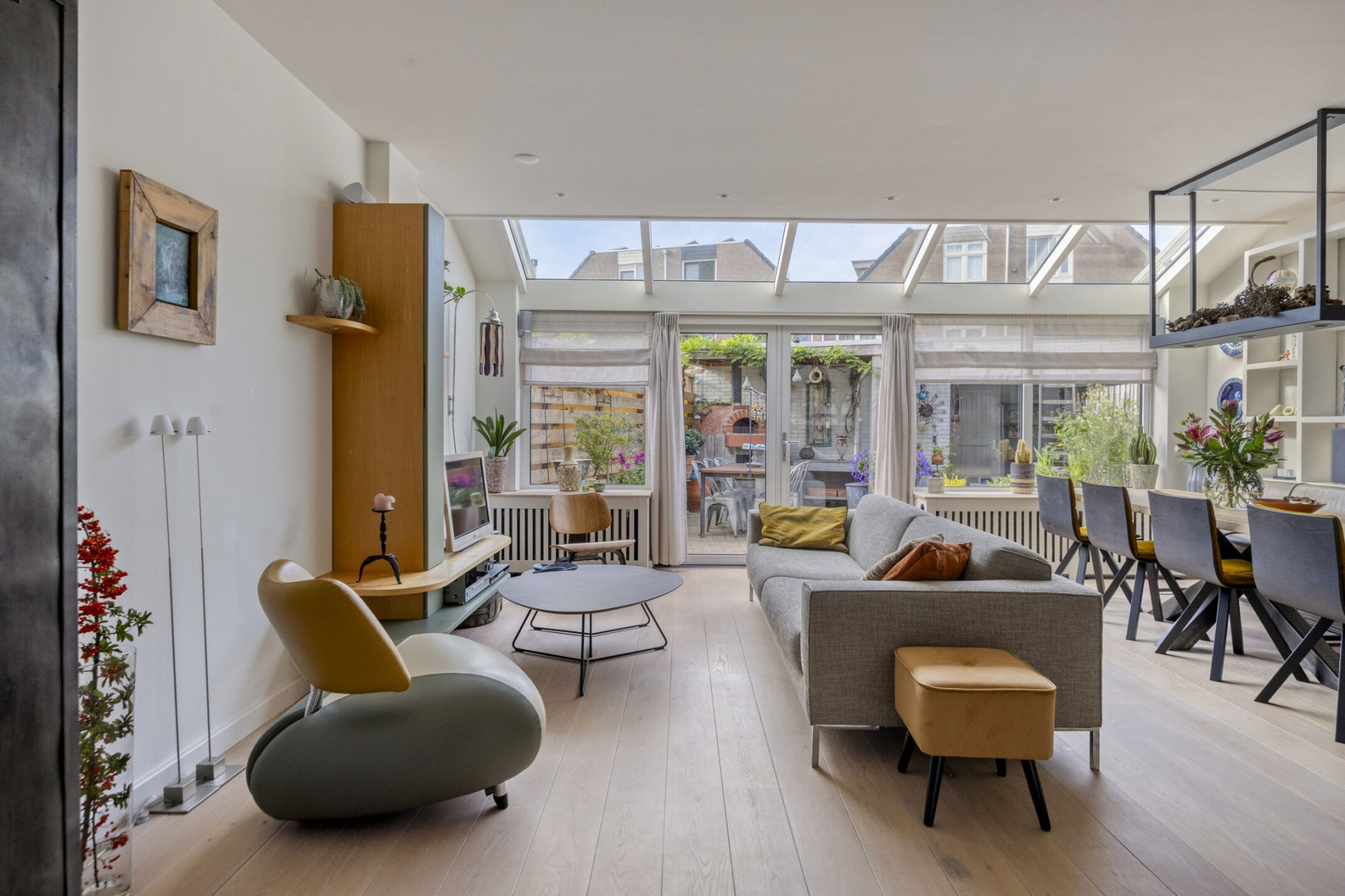 Tussenwoning te koop: Johan Frisostraat 4, Zoeterwoude