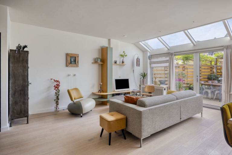Tussenwoning te koop: Johan Frisostraat 4, Zoeterwoude