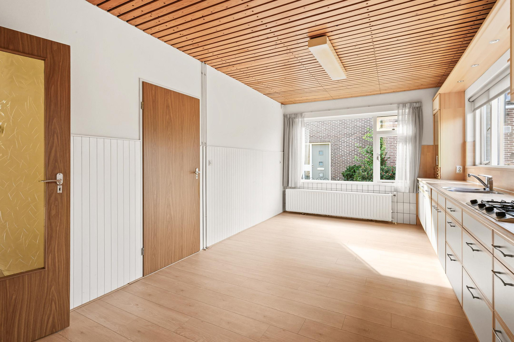 Vrijstaande woning te koop: Dorpsstraat 137, Hazerswoude-Dorp