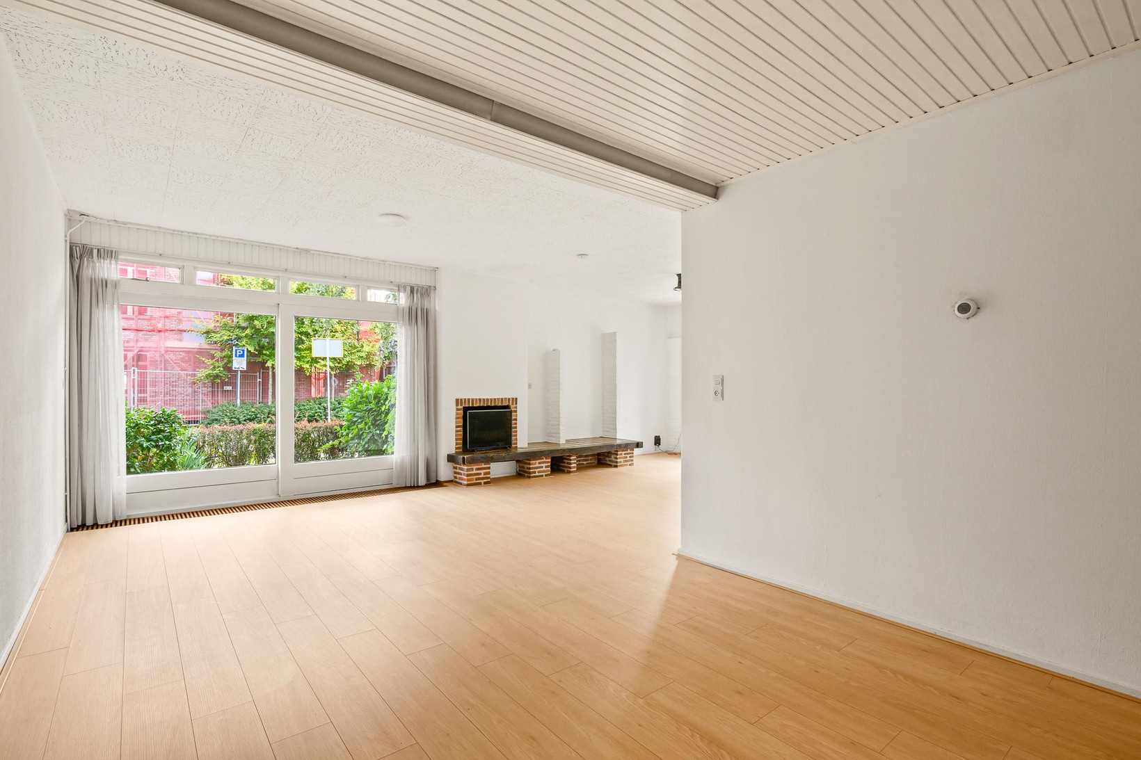 Vrijstaande woning te koop: Dorpsstraat 137, Hazerswoude-Dorp