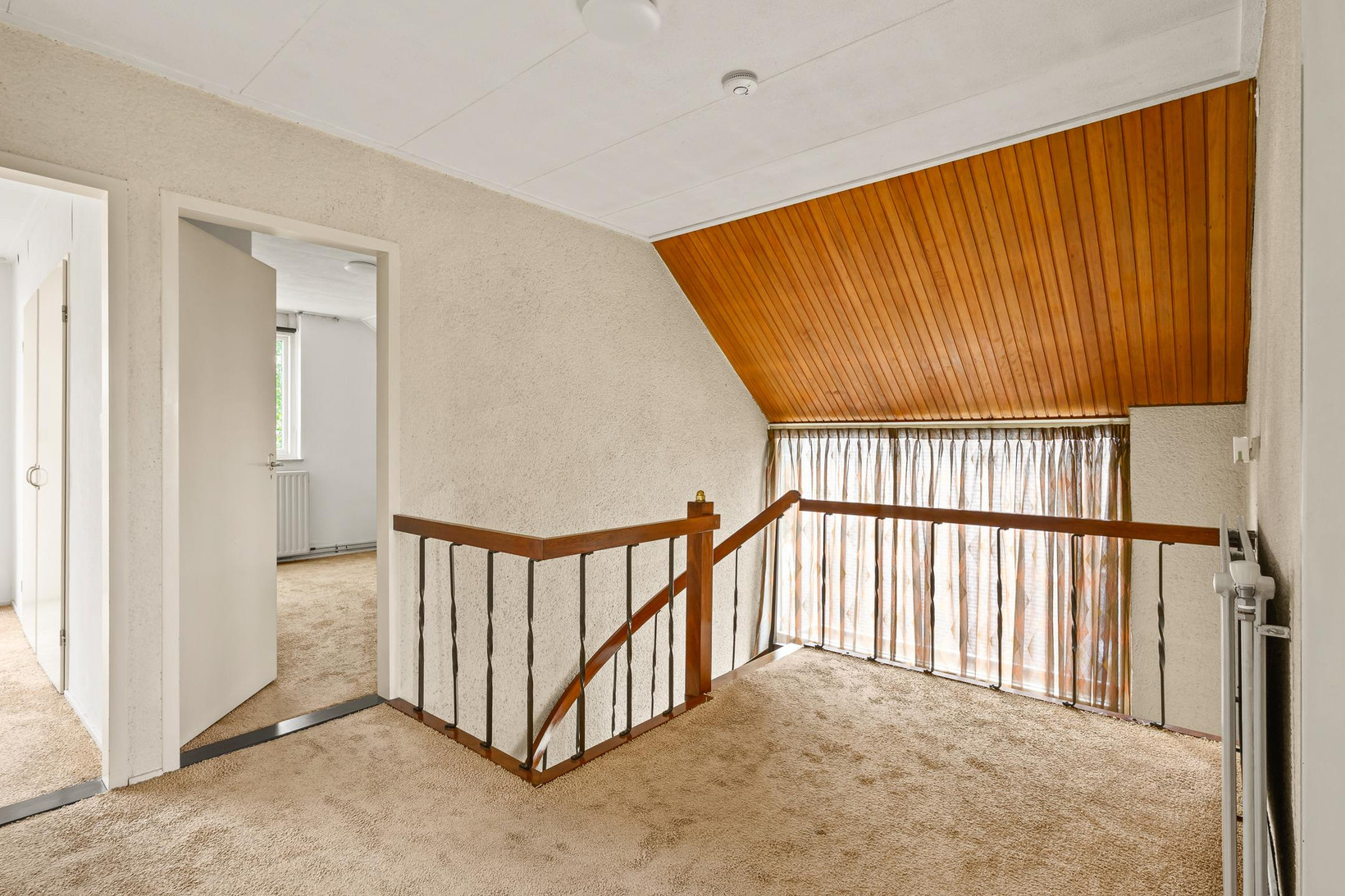Vrijstaande woning te koop: Dorpsstraat 137, Hazerswoude-Dorp