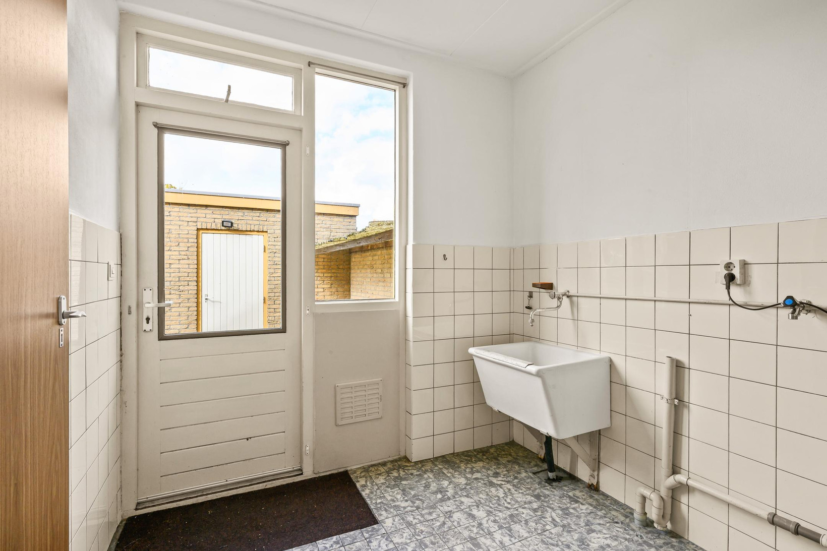 Vrijstaande woning te koop: Dorpsstraat 137, Hazerswoude-Dorp