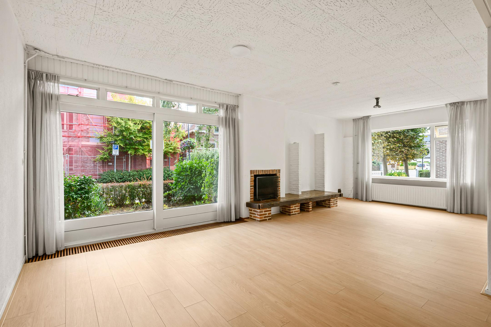 Vrijstaande woning te koop: Dorpsstraat 137, Hazerswoude-Dorp