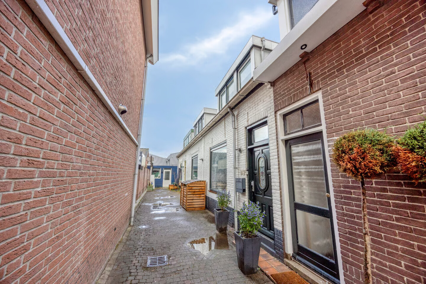 Tussenwoning te koop: Dorpsstraat 247, Hazerswoude-Dorp