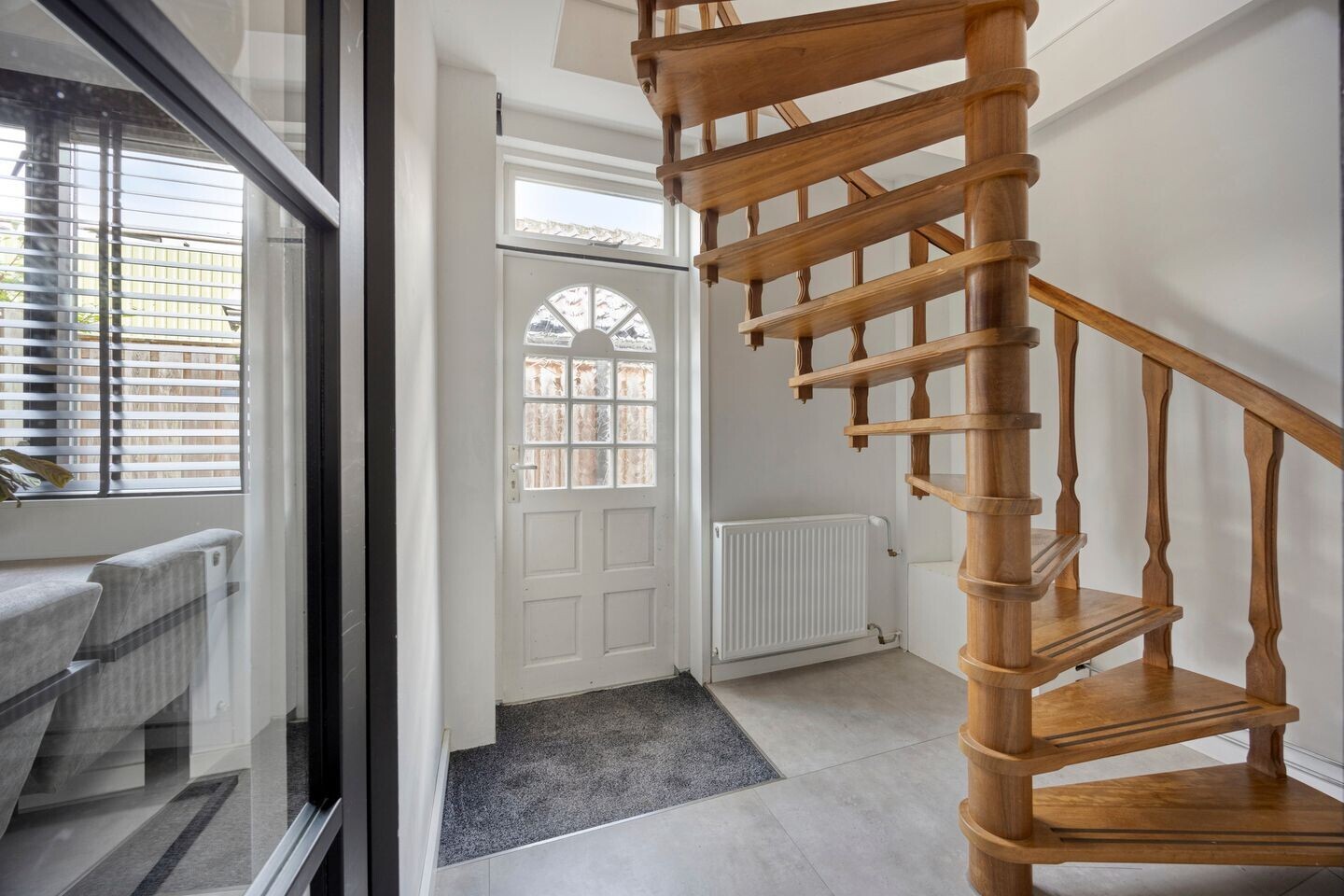 Tussenwoning te koop: Dorpsstraat 247, Hazerswoude-Dorp