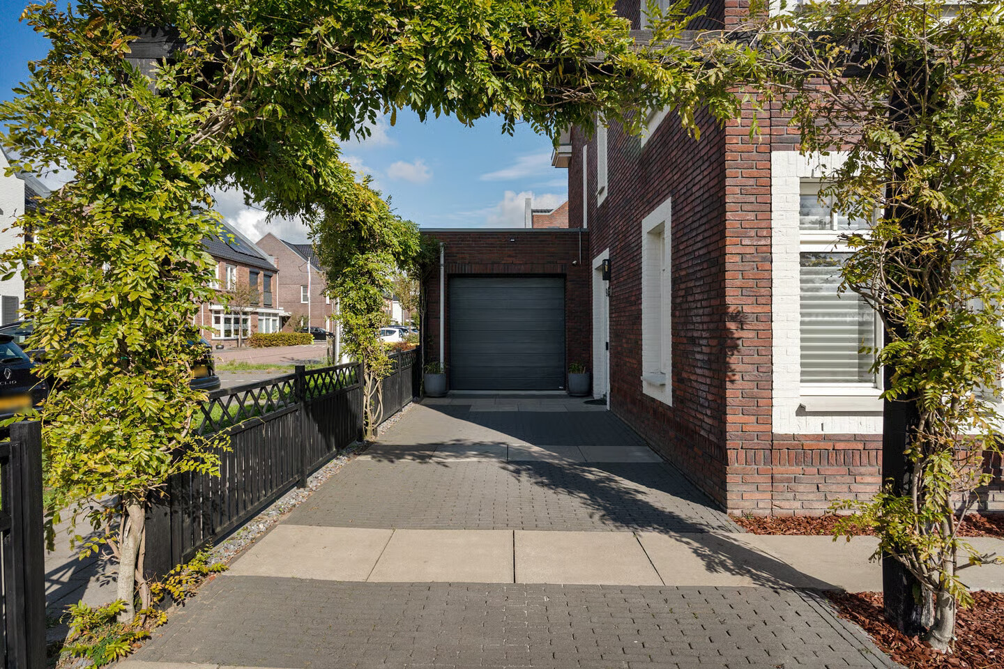 Twee-onder-één-kap te koop: Wilgenroos 9, Hazerswoude-Dorp