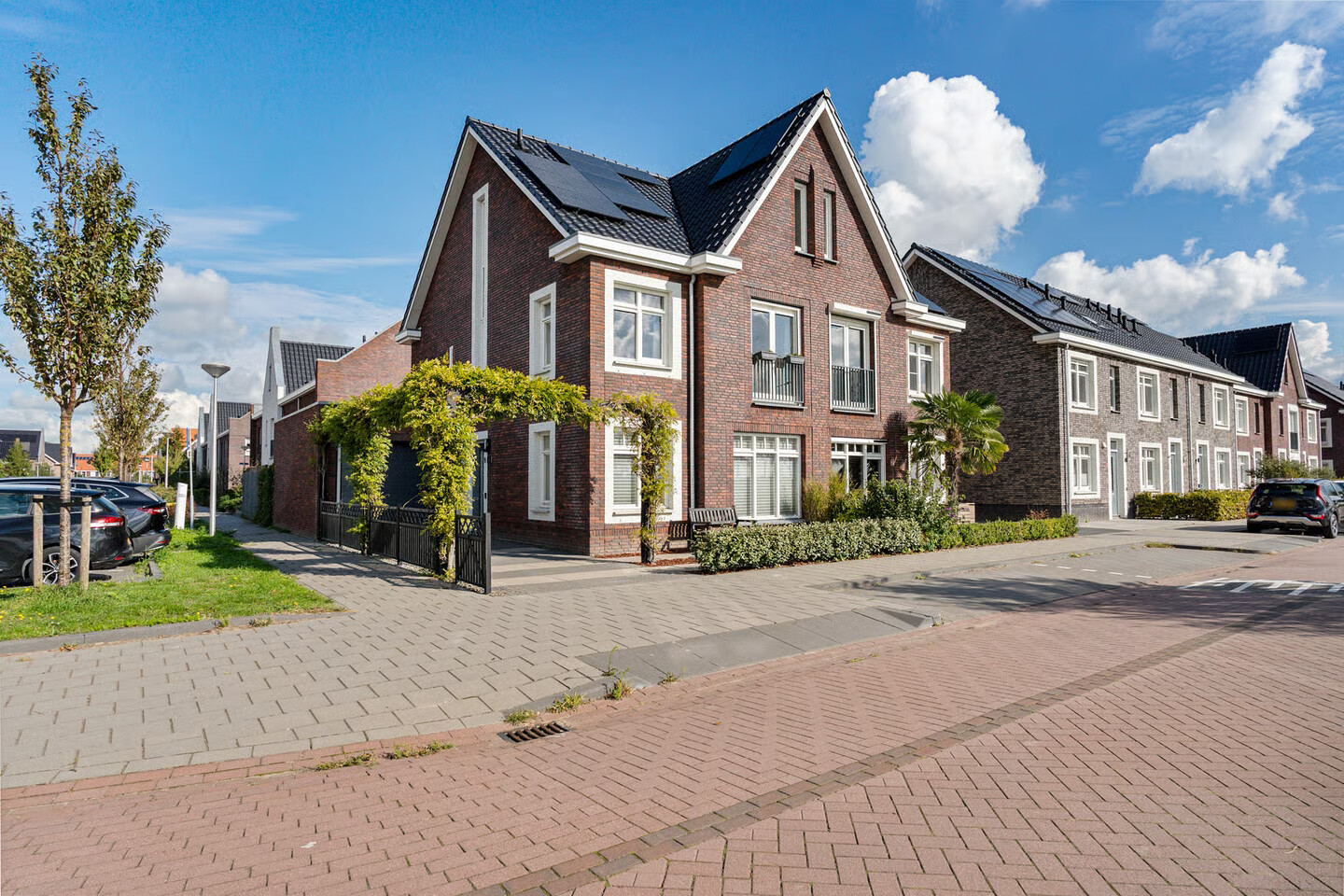 Twee-onder-één-kap te koop: Wilgenroos 9, Hazerswoude-Dorp