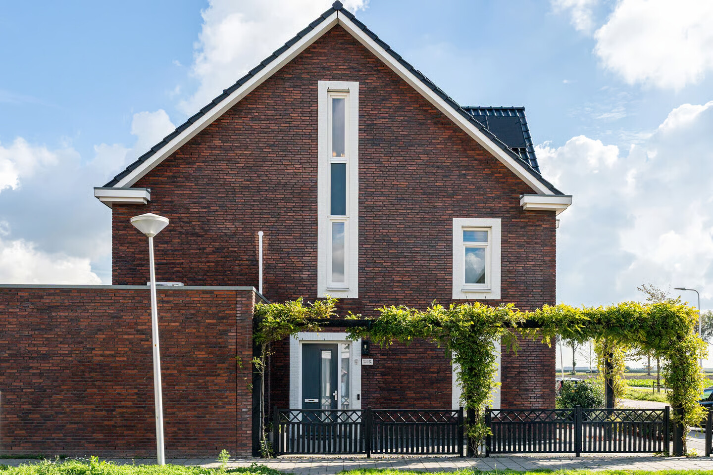Twee-onder-één-kap te koop: Wilgenroos 9, Hazerswoude-Dorp