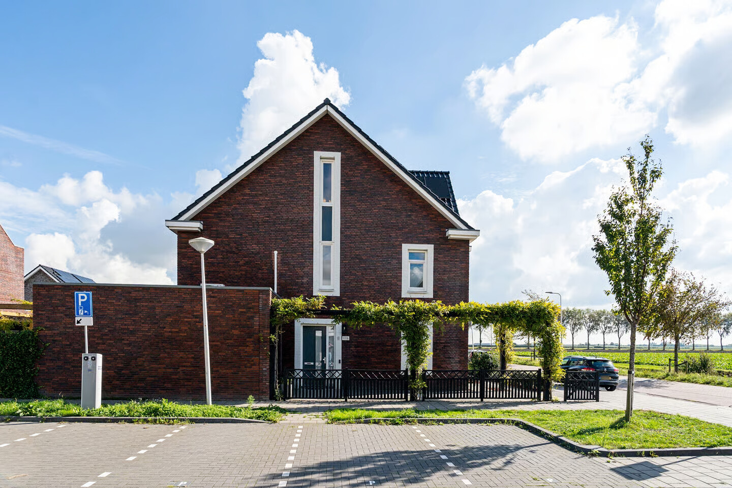 Twee-onder-één-kap te koop: Wilgenroos 9, Hazerswoude-Dorp